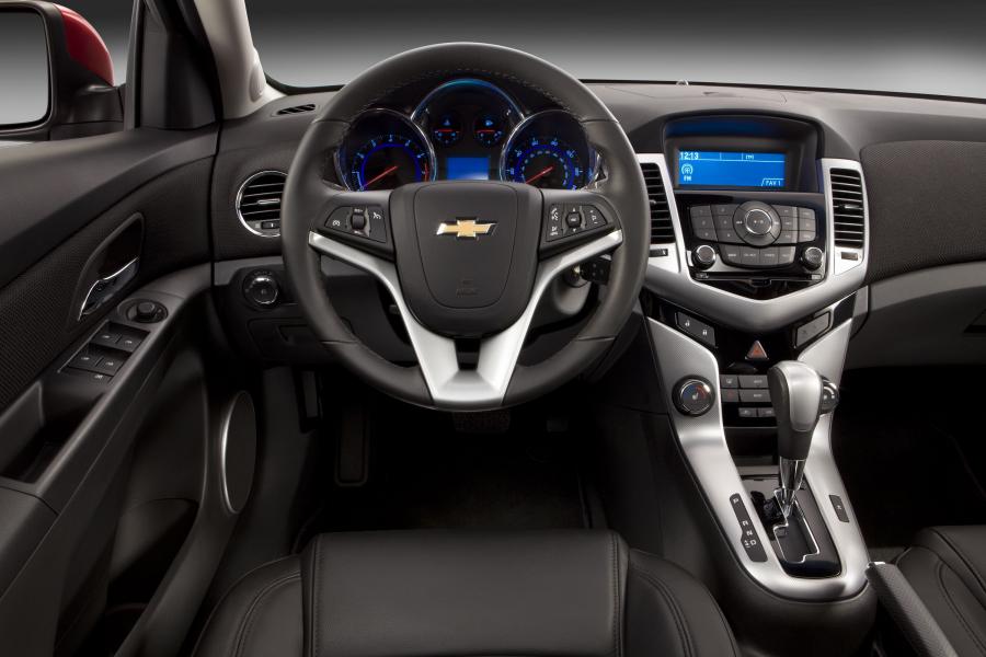  Chevrolet Cruze RS 2011 года  (фото 6 из 18)